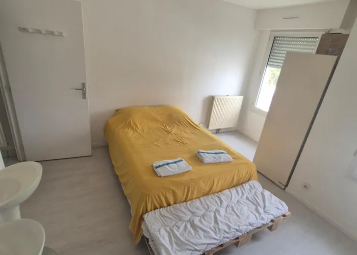 A Apartment Suresnes