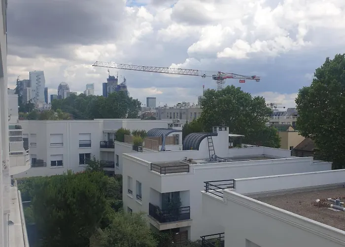 Apartment A Suresnes