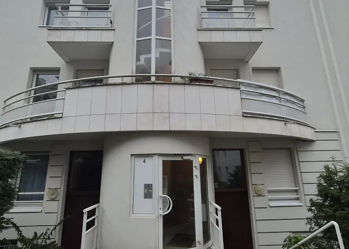 A Appartamento Suresnes